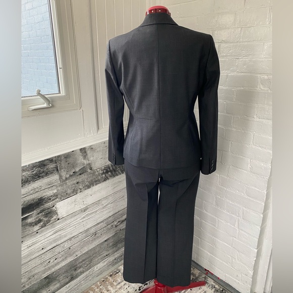 Jones New York suit - Picture 4 of 13